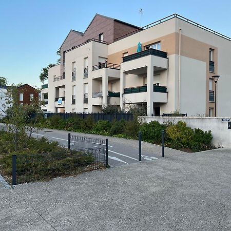 Appartement Rez De Chaussee Avec Parking Prive Orléans Exteriör bild