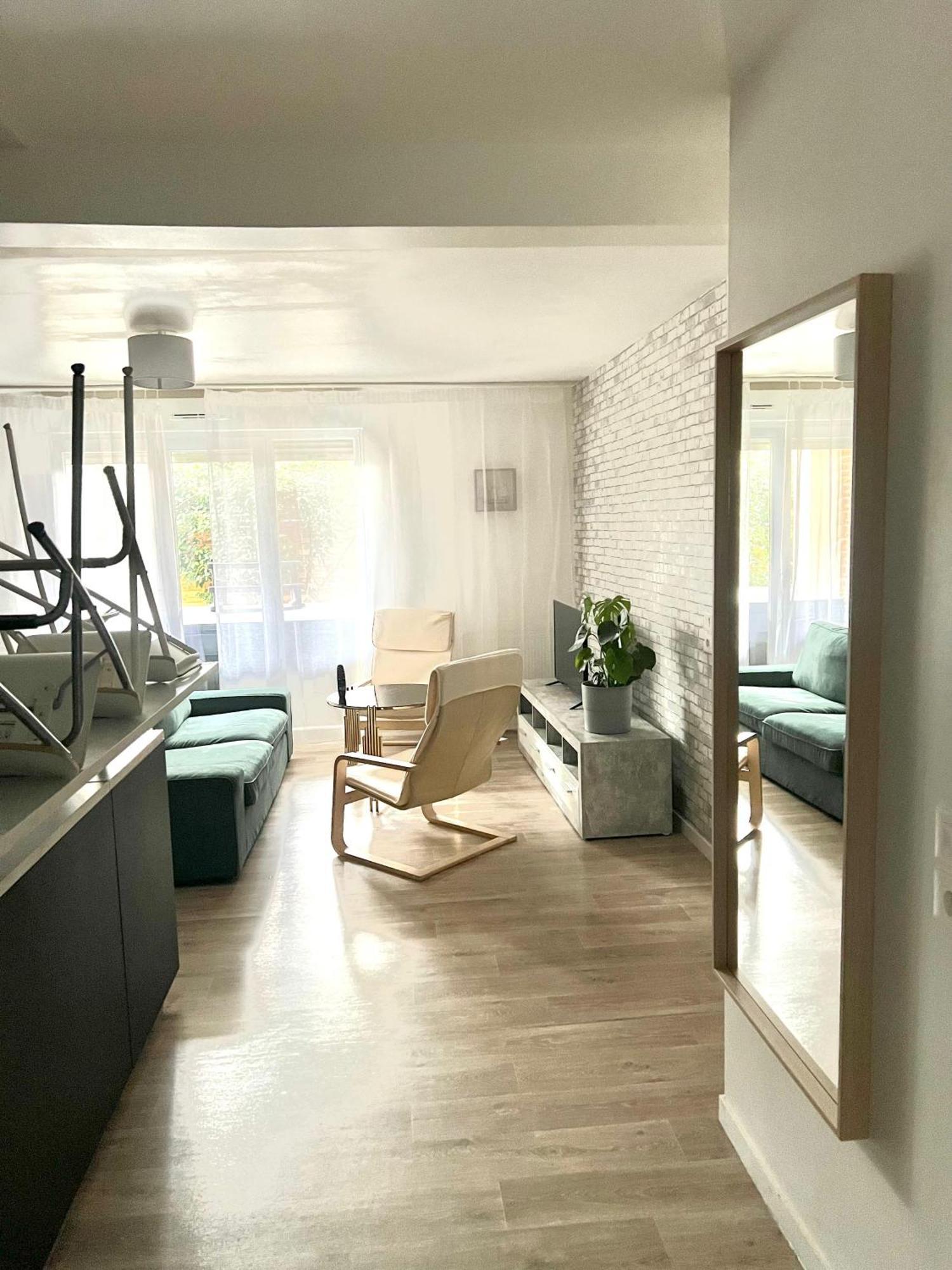 Appartement Rez De Chaussee Avec Parking Prive Orléans Exteriör bild